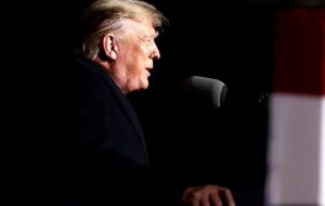 ترامپ از دادن شهادت در پرونده تجاوز به نویسنده نیویورکی امتناع کرد