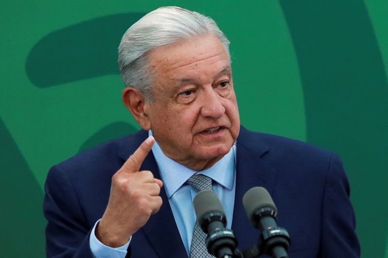 حمایت رئیس جمهور مکزیک از دلار آمریکا به عنوان 