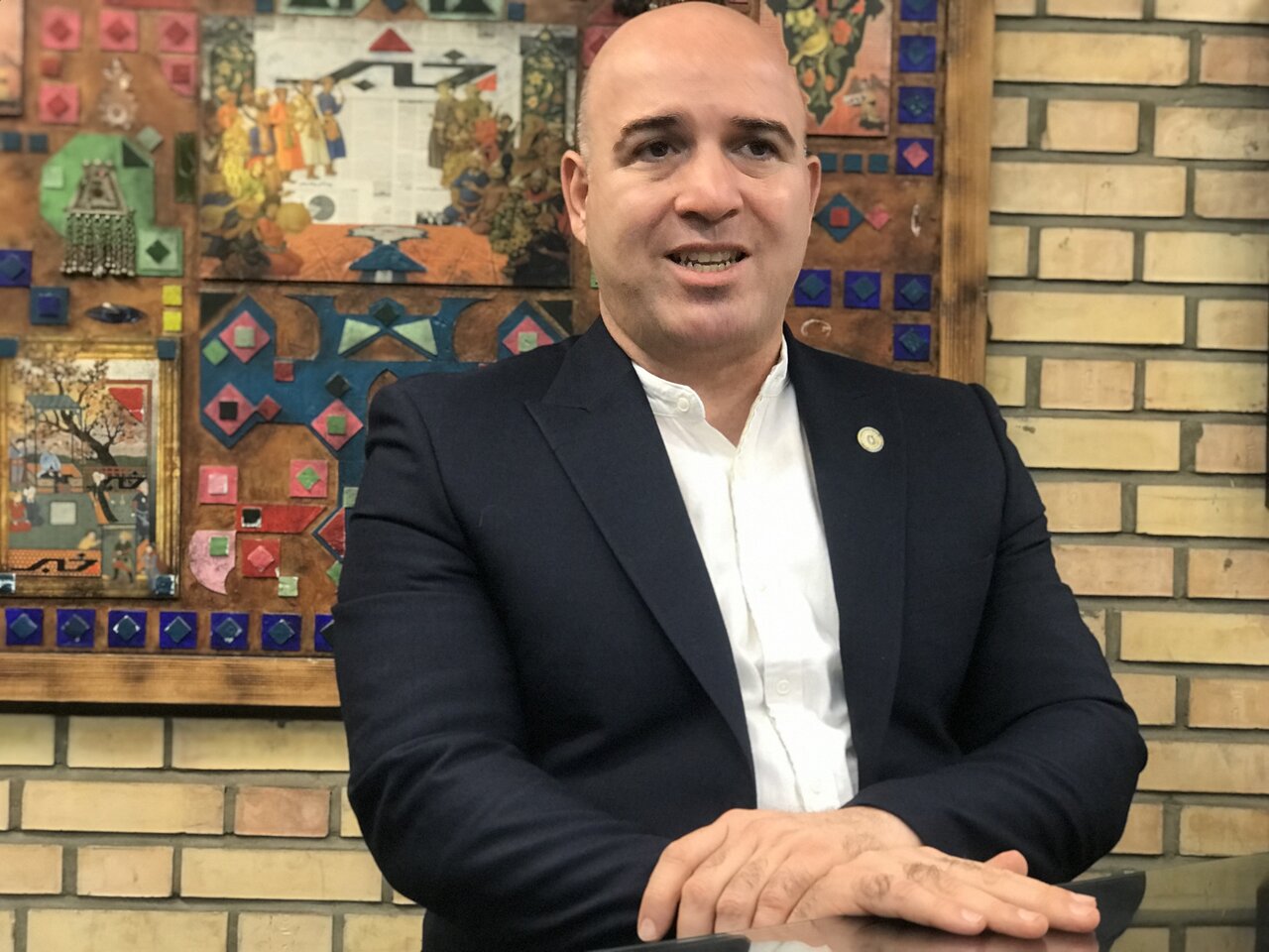 عجیب ترین داور کشتی دنیا در کافه خبر: نماز خواندن علیرضا دبیر؟ اعتقادات هر شخصی محترم است!