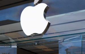 فروش آیفون اپل در گزارش درآمد سه ماهه دوم فراتر از انتظارات است