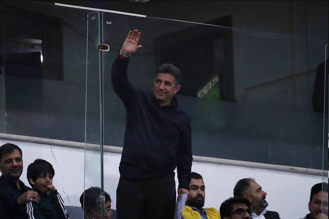 قلعه‌نویی و دستیارانش تماشاگر ویژه بازی استقلال