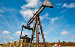نفت WTI به 72 دلار کاهش یافت زیرا ذخایر نفت خام از حد انتظار فراتر رفت