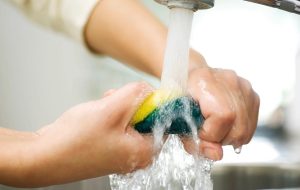 ۵ روش ضدعفونی کردن اسکاچ ظرفشویی