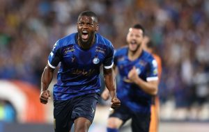 ساپینتو روی ستاره استقلال دست گذاشت