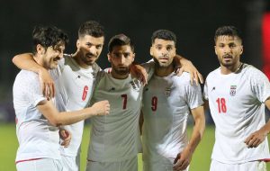 تصاویر | ماشین لوکس ملی پوشان به بوشهر رسید