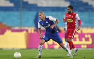 مدافع استقلال قراردادش را فسخ کرد!