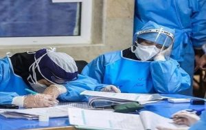 انتقاد پرستاران از اضافه کار اجباری/ یک ساعت کار اضافی فقط برای ۱۶ تا ۲۰ هزار تومان!