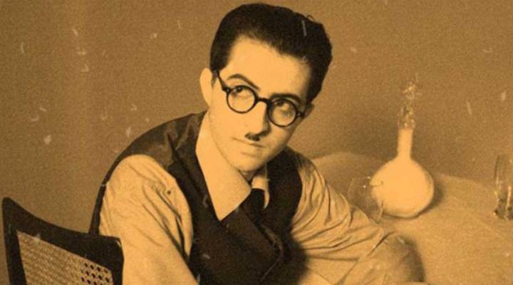 صادق هدایت جوان