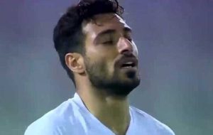 عکس| کنایه جنجالی شجاع خلیل زاده با نیسان آبی