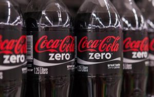 هشدار برای مصرف‌کنندگان نوشابه رژیمی/ آسپارتام سرطان زاست