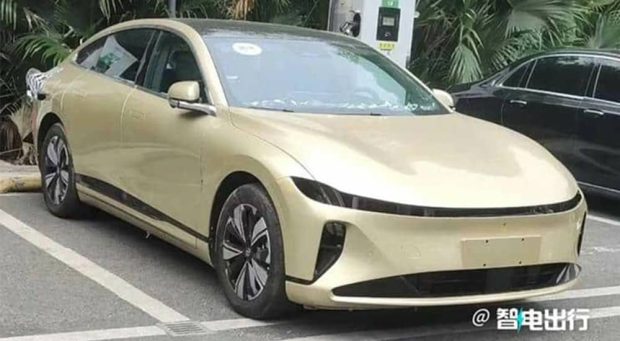 نمای جلو سدان الکتریکی چانگان کیوان ای 07 - Qiyuan A07