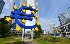 با کاهش 0.1 درصدی تولید ناخالص داخلی در سه ماهه اول، منطقه یورو با رکود خفیف مواجه شد.