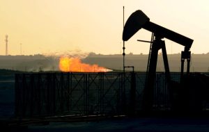 داده های تورم و شاهین های بانک مرکزی بر قیمت نفت تاثیر می گذارند