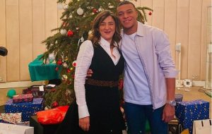 ردپای یک زن در انتقال جنجالی‌؛ رئال در انتظار تصمیم مادر امباپه