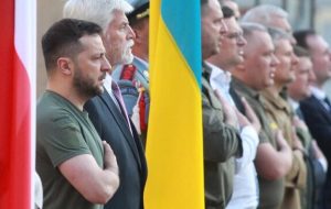 زلنسکی در پراگ: ضد حمله اوکراین علیه روسیه آنطور که باید سریع نبوده است