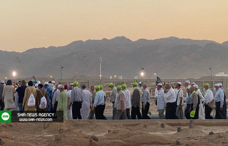 قبرستان بقیع شلوغ‌تر از گذشته / حسرت بانوان پشت درهای بقیع + تصاویر