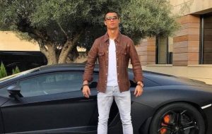 CR7 با پول پارو کردن وارد گینس شد!