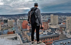 ندای باطل؛ دلیل میل آنی به کارهای پرخطر و غیرمنطقی