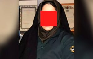بازداشت خانم سرهنگ قلابی؛ همه محل به او احترام می‌گذاشتند!