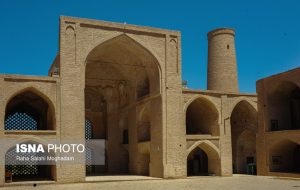 سنگینی بار بی‌مهری بر شانه‌های مسجد جامع اردستان