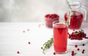 نوشیدن این آب میوه غلیظ فشار خون را کاهش می‌دهد