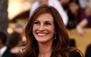 جولیا رابرتز در اردوی منچستریونایتد + عکس جولیا رابرتز در اردوی منچستریونایتد + عکس