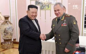 دیدار وزیر دفاع روسیه و کیم جونگ اون در پیونگ‌یانگ