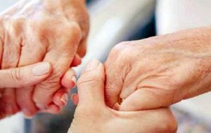 دلایل لرزش انگشت شست / این نشانه‌ها را جدی بگیرید