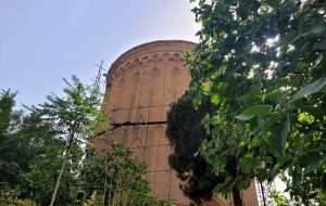 نگرانی درباره قدیمی‌ترین برج تهران
