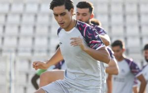 نادری می‌تواند در ایران بازی کند
