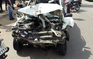 زنده‌ماندن عجیب راننده بعد از نصف شدن خودرو! + فیلم