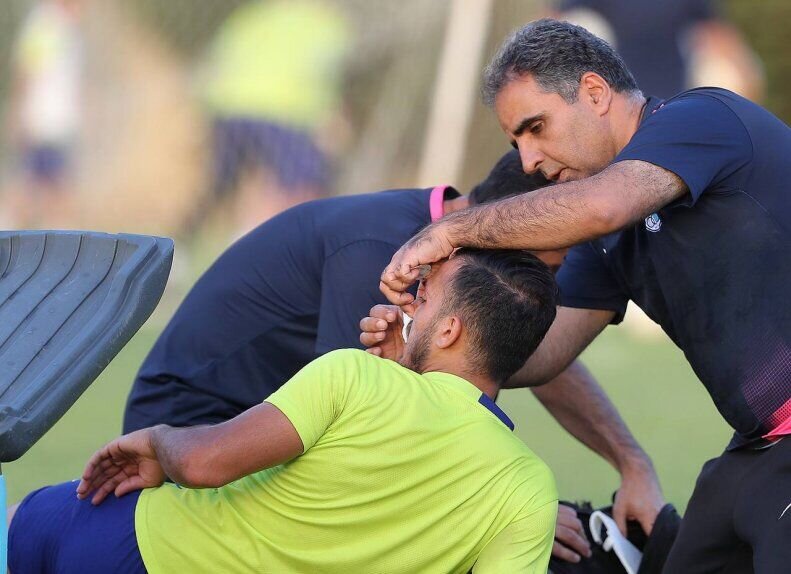 عکس| تمرین پر حاشیه استقلال به خاک و خون کشیده شد!