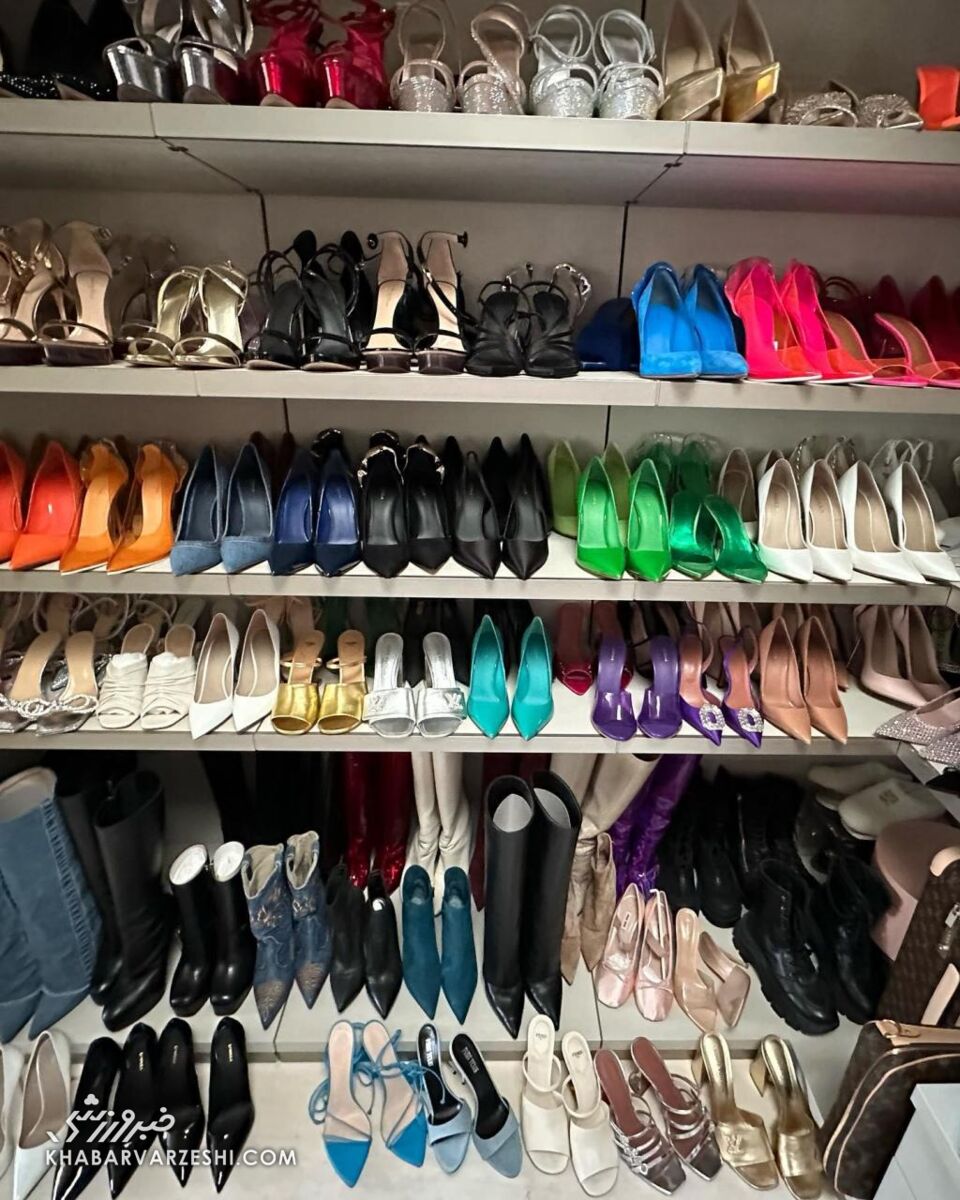عکس| کلکسیون باورنکردنی جورجینا از کفش/ هر دختری آرزوی این مجموعه را دارد