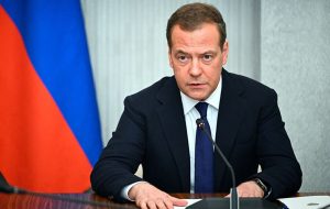 واکنش تند مدودف به دستور زلنسکی: کار دلقک ارشد مفید بود/ همه حرامزادهها را نابود میکنیم! واکنش تند مدودف به دستور زلنسکی: کار دلقک ارشد مفید بود/ همه حرامزادهها را نابود میکنیم!