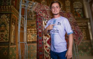 عکس‌| پیراهن دوم تراکتور به یاد بیماران سرطانی