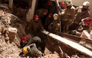 ریزش آوار در منطقه ۱۹ تهران / ۴ تیم ارزیاب اعزام شدند ریزش آوار در منطقه ۱۹ تهران / ۴ تیم ارزیاب اعزام شدند