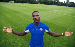 رسمی: ستاره جنجالی آبی پوش شد