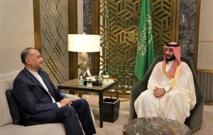 ببینید | اولین ویدیو از جلسه ویژه وزیر خارجه ایران و بن سلمان ولیعهد عربستان