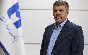 بانک صادرات ایران پای کار «خدمت» ایستاده است