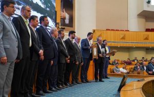 گروه بهمن موفق به کسب جایزه ملی مدیریت کسب و کار سال شد