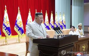 رهبر کره شمالی آماده‌باش جنگ با آمریکا را صادر کرد/عکس