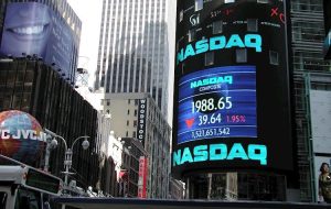 Nasdaq 100 looks set for correction, but S&P 500 is holding on for now