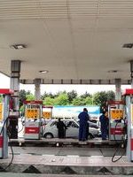 تصاویری از صف خودروها در پمپ بنزین + فیلم