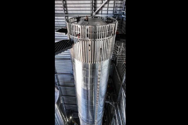 رونمایی از موتور جدید بزرگترین موشک جهان / عکس