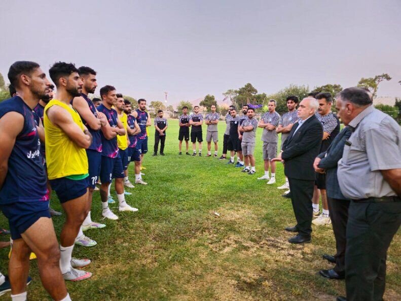 عکس| فتح‌الله‌زاده به تمرین استقلال رفت!