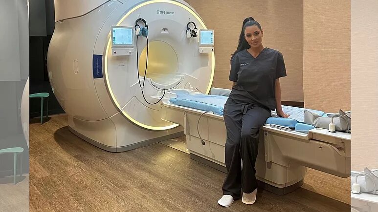 عکس| پست اینستاگرامی « کیم کارداشیان » جنجالی شد؛ کارشناسان درباره دستگاه «نجات بخش» هشدار دادند