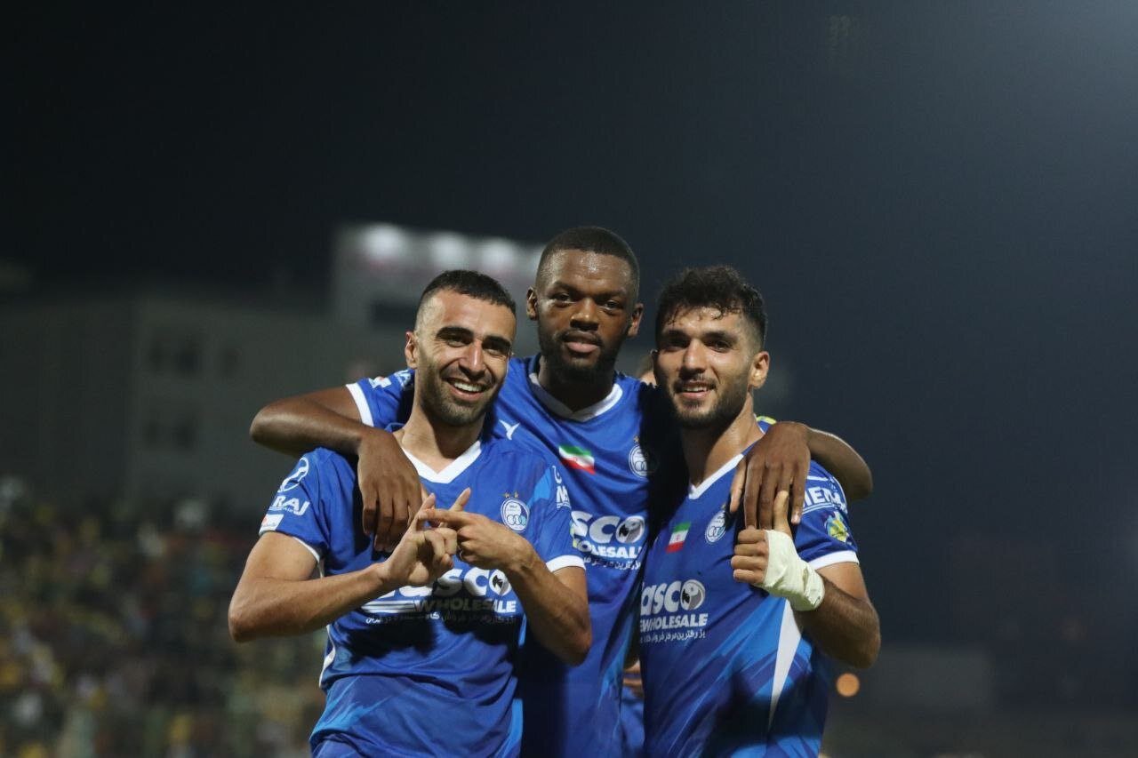 عکس| گیتار ارسلان خیلی زود کوک شد!