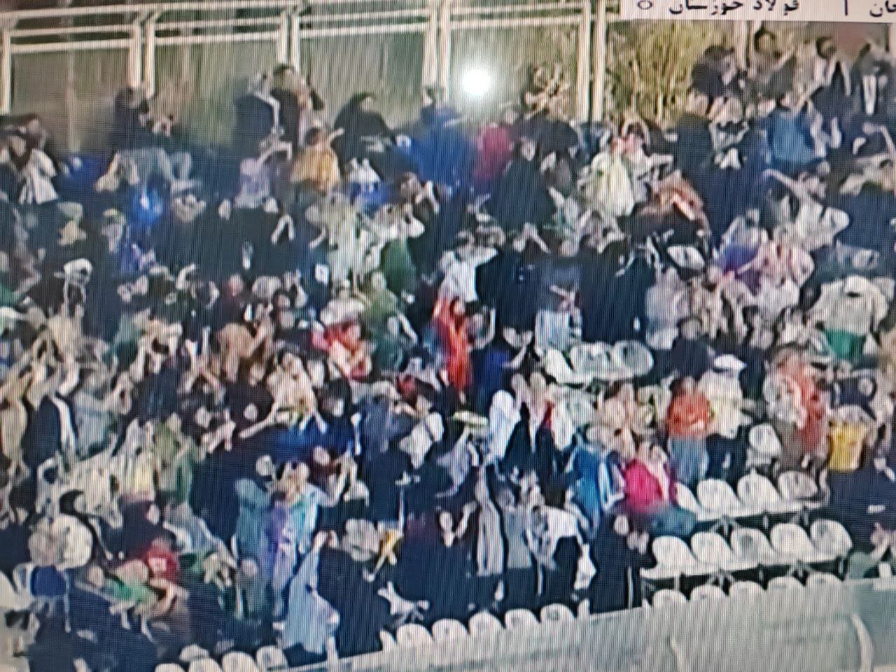 عکس‌| اولین حضور زنان در بازی گل‌گهر