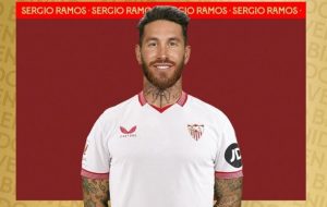 حمله هواداران سویا به راموس؛ بازگشت او بی‌احترامی است!