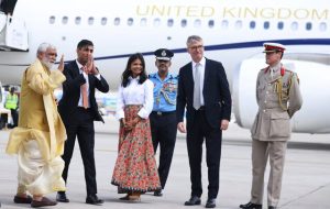 حواشی اجلاس گروه ۲۰؛ ادای احترام به گاندی تا زیارت معابد هندوها حواشی اجلاس گروه ۲۰؛ ادای احترام به گاندی تا زیارت معابد هندوها